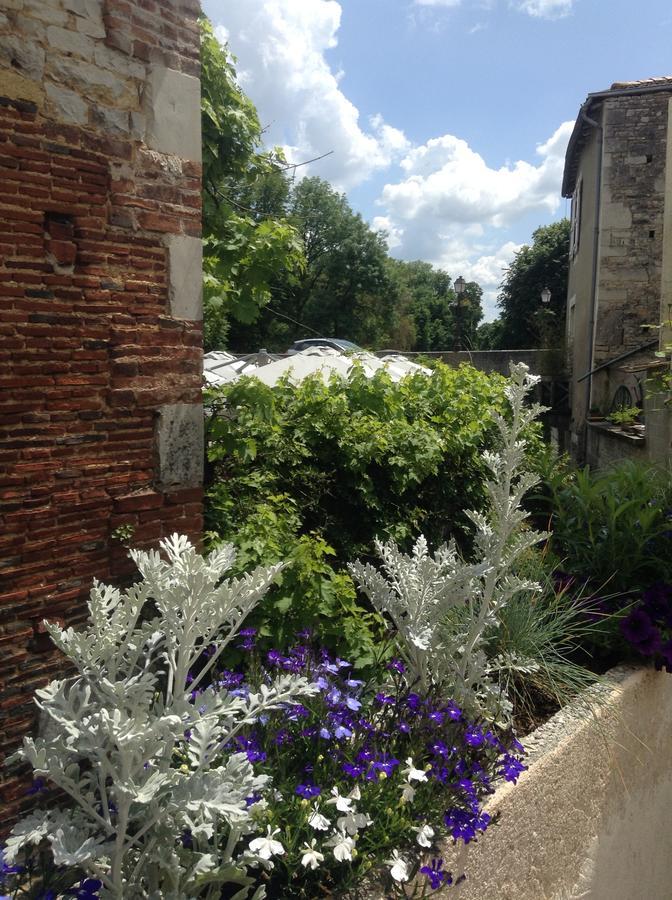 Les Halles Chambre D'Hotes Verteuil-sur-Charente Esterno foto